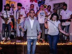 María Mezcal retoma géneros adoptados por la cultura popular mexicana como el bolero, danzón, cha cha chá y cumbia. ESPECIAL /