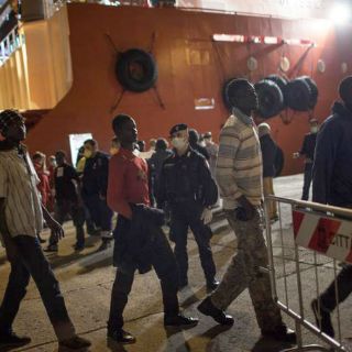 Alertan que represiones amenazan las elecciones en Gambia