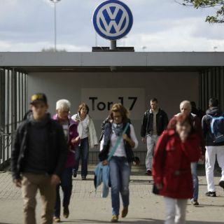 Emiten alerta ante posibles fallas en autos de Ford, VW y Jeep