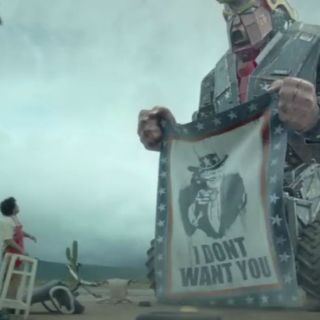 Trump aplasta latinos en video de ciencia ficción