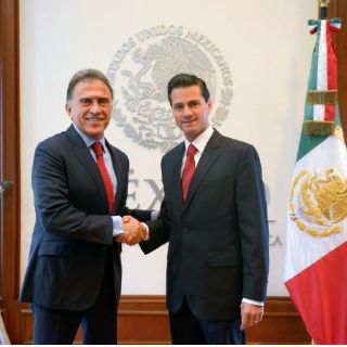 Peña Nieto y Yunes acuerdan atender crisis en Veracruz