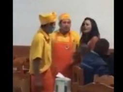 La noche del domingo varios empleados de la taquería rindieron su declaración, incluido el agresor. YOUTUBE / LaNaranjaVerde