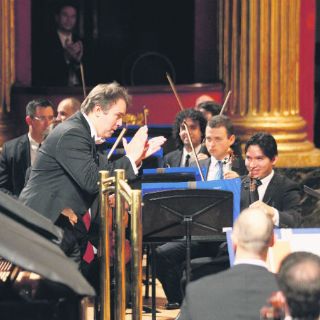 La OFJ celebra a su casa con Beethoven