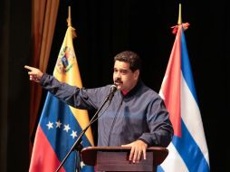 El presidente venezolano señaló que otro tema que llevará al diálogo es que 'cese la persecución en contra de la economía'. EFE / ARCHIVO