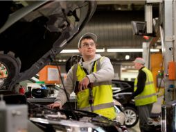 Empero, los salarios experimentan un favorable desempeño con un incremento de diez centavos la hora. AFP / ARCHIVO