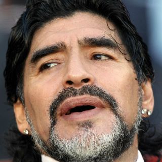 Maradona busca la FIFA para representar a Argentina