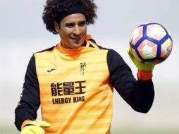 ''Memo'' ha sido vencido en 24 ocasiones, lo cual lo coloca como el guardameta más goleado de la competición. ESPECIAL / granadacf.es