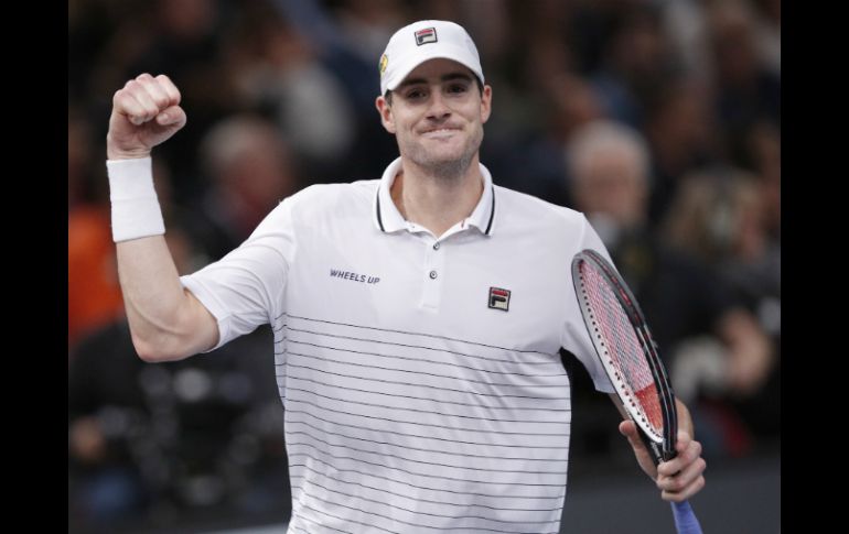 Isner se medirá al británico Andy Murray, quien avanzó a la final sin jugar semifinales. AP / C. Ena