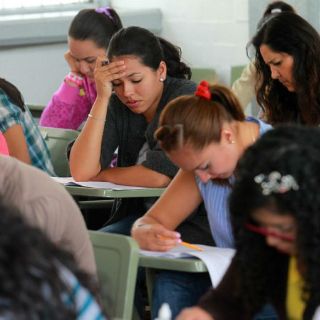 Docentes presentan evaluación y concurso de ingreso