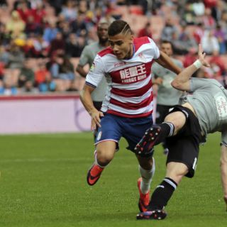 Granada empata ante La Coruña con gran atajada de Ochoa