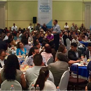 Moreno Valle pide más recursos para programas sociales