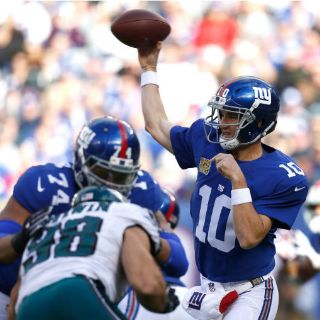 Gigantes vencen a Filadelfia con cuatro pases de Manning