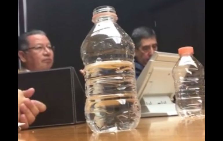 El encuentro fue trasmitido en vivo y a escondidas por la cuenta personal de Facebook del alcalde de Boca del Río, Yunes Márquez. FACEBOOK / Miguel Ángel Yunes Márquez