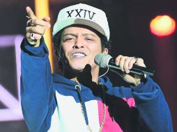 Con su pop contagioso y su prodigiosa voz, Bruno Mars conquistó a los asistentes. AFP /