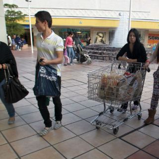 Índice de Confianza del Consumidor cae 7.0% en octubre