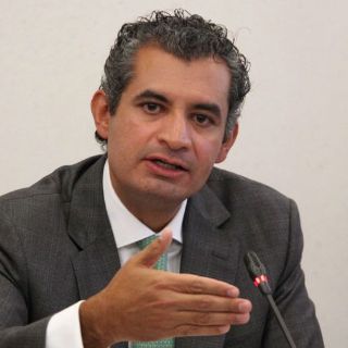 Ochoa dice estar dispuesto a debatir con Anaya