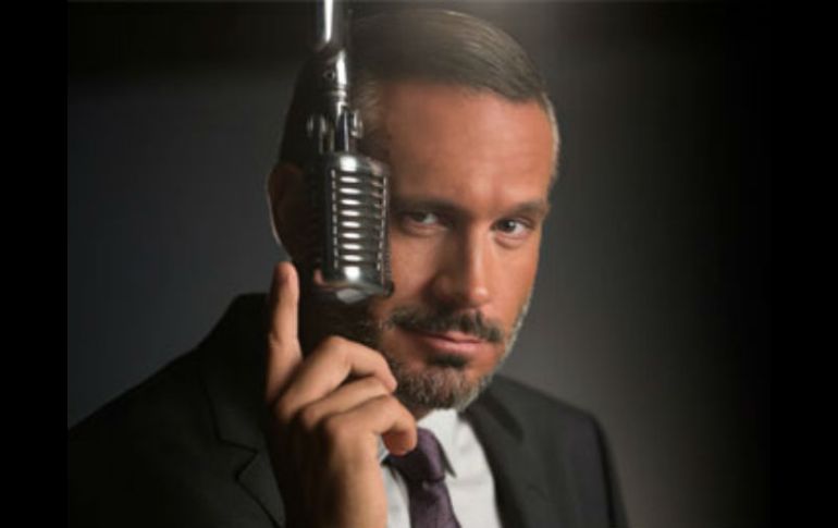 Luego de apenas 12 programas, el show 'Esta noche con Arath' salió del aire. FACEBOOK / Arath De La Torre