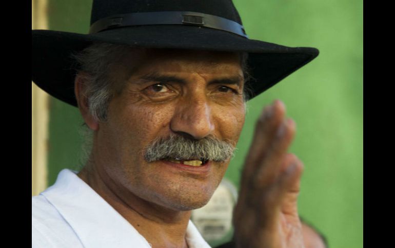 Mireles enfrenta cargos por portación ilegal de armas de uso exclusivo del Ejército desde que fue capturado en la tenencia de La Mira. AFP / ARCHIVO