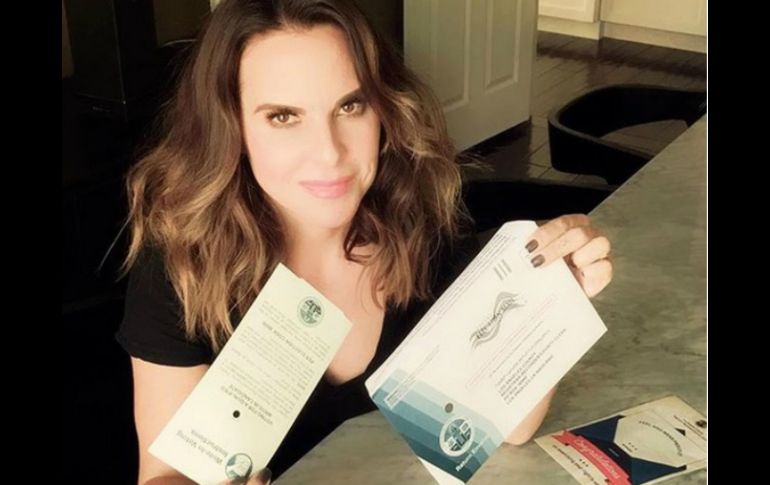 'Yo ya voté y tú?', escribió para acompañar la imagen. INSTAGRAM / katedelcastillo