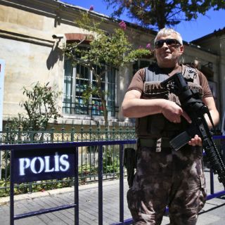 Ataque contra una oficina en Turquía deja cinco heridos