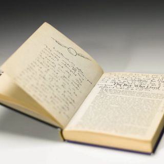 Venden primera edición de libro de Harry Potter en casi 50 mil euros