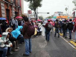 El contingente arribó a la Segob a bordo de camiones. SUN / J.C. Reyes