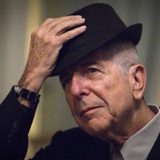 Adiós al 'poeta de la voz cavernosa'