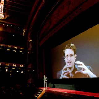 Edward Snowden pide a la gente no temer a Donald Trump