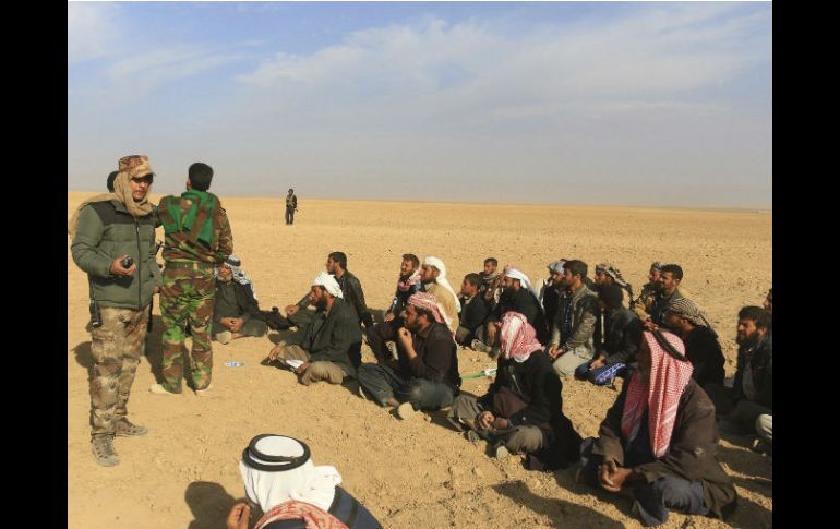 Unas 48 mil personas han abandonado Mosul desde el 17 de octubre cuando el gobierno retoma el control. EFE / K. Abbas