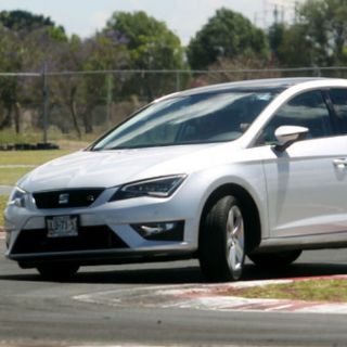 La Profeco alerta sobre fallas en autos Mazda y Seat