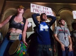 Se ha confirmado que un agente de policía resulta herido y llevado a un hospital. NTX / J. Romero