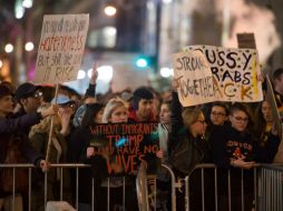Cientos de personas acudieron a la 'marcha del amor' en el Parque de la Plaza Washington de Manhattan. AFP / B. Smith