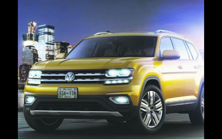 La parrilla es amplia y con dos barras cromadas, mismas que al centro incorporan el logotipo. ESPECIAL / VAG