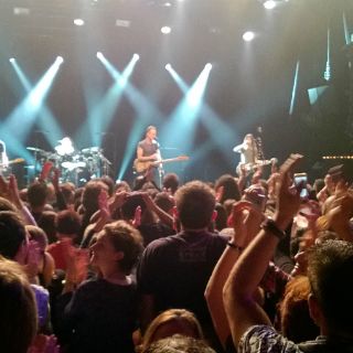 Sting abre concierto en el Bataclan con minuto de silencio