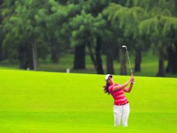 María Fassi durante el recorrido en el hoyo nueve de ayer en el Lorena Ochoa Invitational desarrollado en el Club de Golf México. AP /