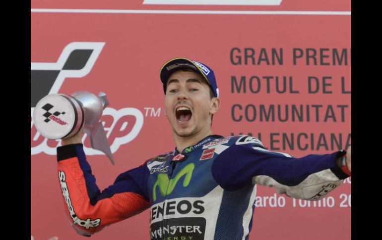 Lorenzo, que se despide de Yamaha con esta victoria, dominó la carrera desde su salida en la 'pole'. AFP / J. Soriano