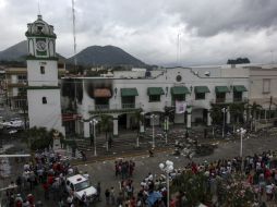 Se registraron varias protestas y habitantes prendieron fuego a la alcaldía de Catemaco. AP / F. Márquez