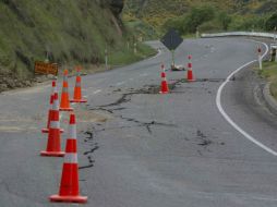 El temblor causó grandes destrozos y deslizamientos de tierra que han bloqueado algunas carreteras. EFE / D. Alexander