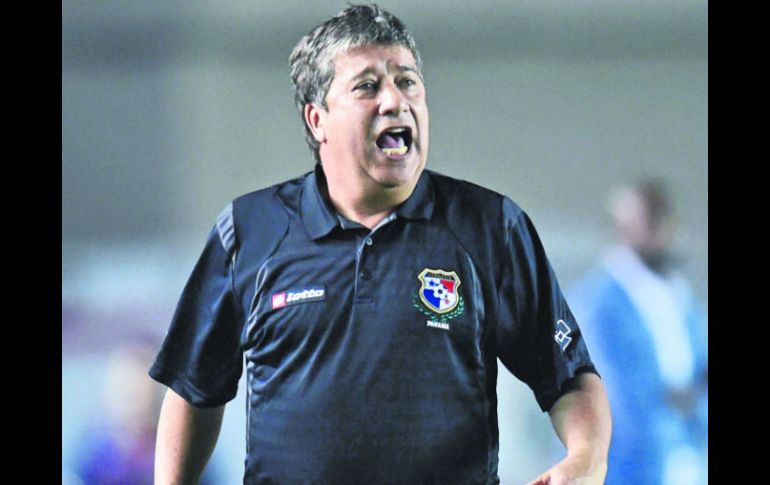 El “Bolillo” Gómez alaba el potencial de México, pero señala que mañana saldrán a ganar en el Estadio Rommel Fernández. AFP /