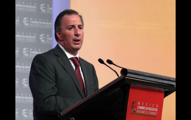 Meade señaló que la deuda pública representa cincuenta puntos porcentuales del PIB. EFE / H. Ortuño
