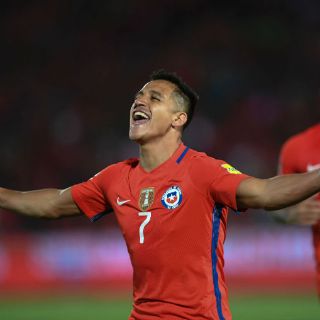 Chile tumba a Uruguay con un doblete de Alexis