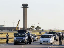 Las autoridades autorizaron la reapertura del aeropuerto y la libre entrada y salida de pasajeros, luego del hallazgo. AP / S. Gooch