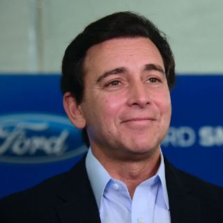 Ford insiste en traer sus inversiones a México