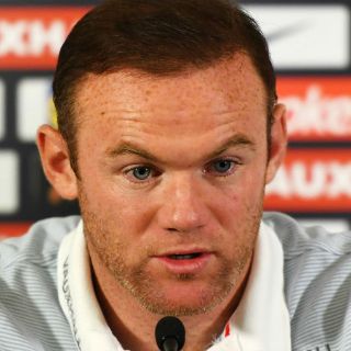 Wayne Rooney se disculpa por conducta 'inapropiada'