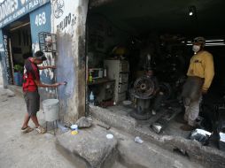 En el lugar se veía a los mismos comerciantes pintaban sus fachadas. EL INFORMADOR / R. Tamayo