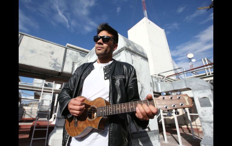 Rodrigo, vocalista de la banda, está de visita en Guadalajara para promover sus sencillos Podemos ser luz y Miedo y fuego. EL INFORMADOR / R. Tamayo