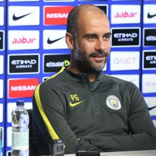 Guardiola defiende a Rooney