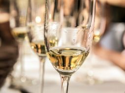 Durante el 2015 se decomisaron dos millones 400 mil litros de alcohol ilegal a nivel nacional. EL INFORMADOR / ARCHIVO