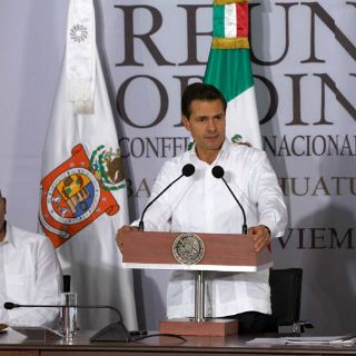 Peña Nieto y la Conago unen fuerzas para defender a México