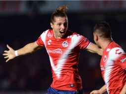 Agustín Vuletich  festeja su anotación. El Veracruz rompió una racha de ocho derrotas consecutivas. MEXSPORT / L.Monroy